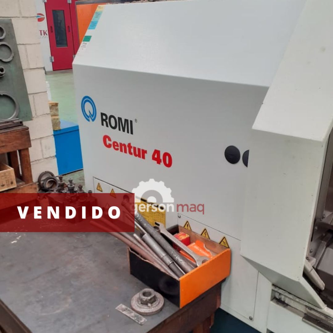 TORNO CNC ROMI CENTUR 40 ANO 2013 COM 500 HORAS DE USINAGEM